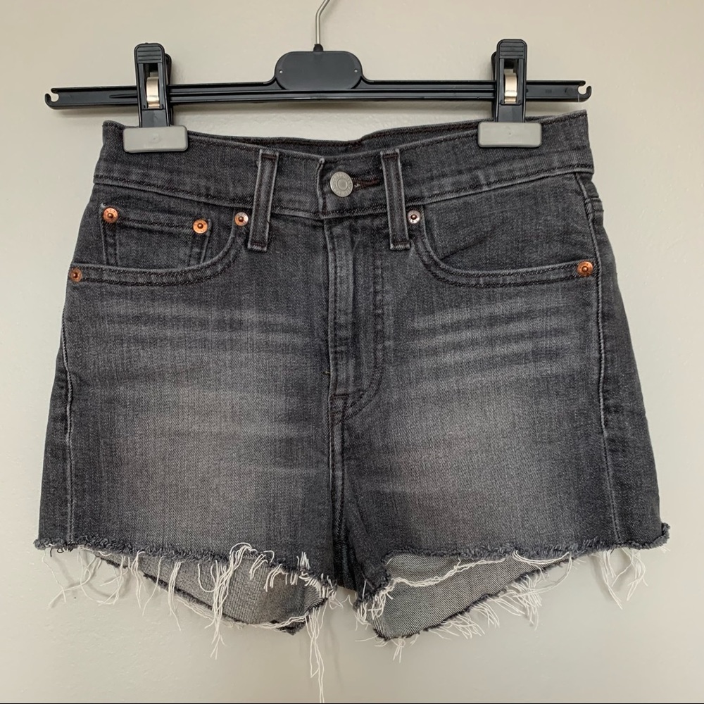 Levi’s High Waited Black Washed Shorts